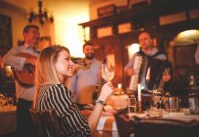 Restoran Dva jelena – novi provod na starom mestu Restoran Dva jelena - novi provod na starom mestu