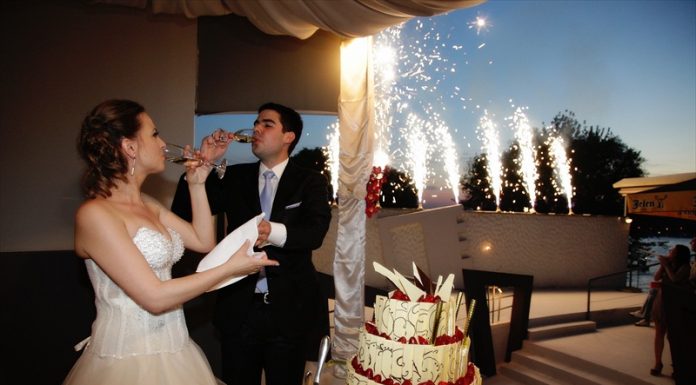 Za magične trenutke na vašoj proslavi – restoran Easy Za magične trenutke na vašoj proslavi – restoran Easy