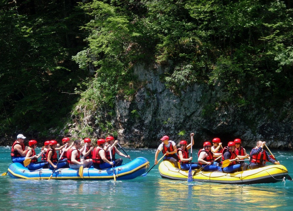 Savršen vikend na reci Tari - rafting iz snova Savršen vikend na reci Tari - rafting iz snova