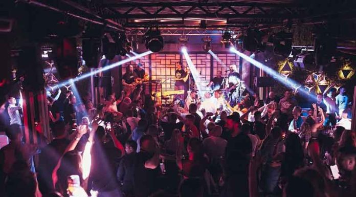 Doček Nove godine 2023 na splavu Kartel Doček Nove godine 2023 na splavu Kartel