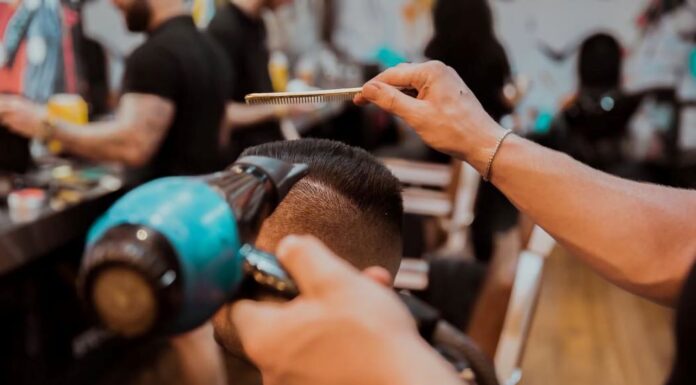 Škola za frizera – prelaz iz klupe u profesionalni svet Škola za frizera – prelaz iz klupe u profesionalni svet