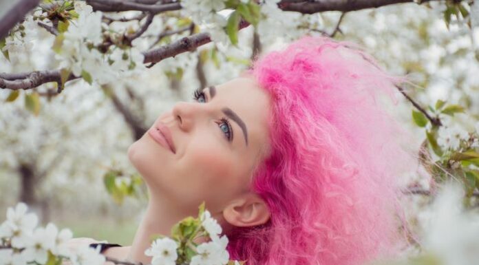 Škola za frizera – Od osnova do majstorstva Škola za frizera - Od osnova do majstorstva