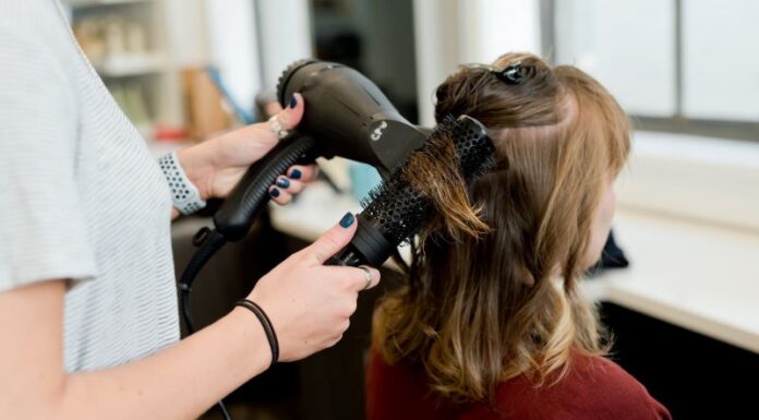 Škola za frizera – Investicija u vašu budućnost Škola za frizera - Investicija u vašu budućnost