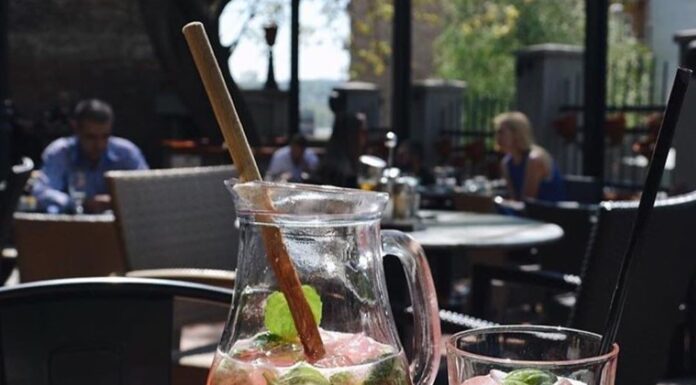 Letnji kokteli su sve što ti treba da zaboraviš na vrućinu Letnji kokteli su sve što ti treba da zaboraviš na vrućinu i prepustiš se pravom uživanju