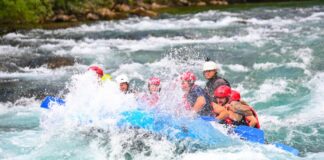 Rajska rijeka i rafting Tarom – tamo gde se adrenalinski snovi ostvaruju Rajska rijeka i rafting Tarom – tamo gde se adrenalinski snovi ostvaruju