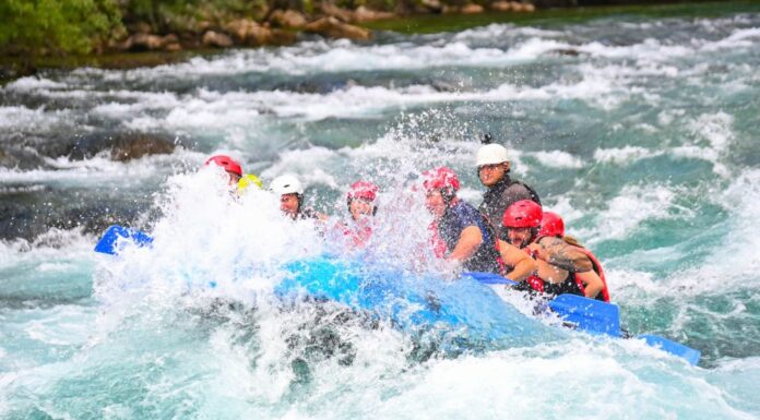 Rajska rijeka i rafting Tarom – tamo gde se adrenalinski snovi ostvaruju Rajska rijeka i rafting Tarom – tamo gde se adrenalinski snovi ostvaruju